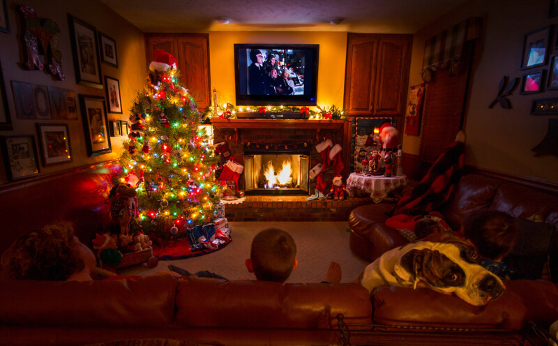 TroyMarcyPhotography.com - Family Holiday Movie Time