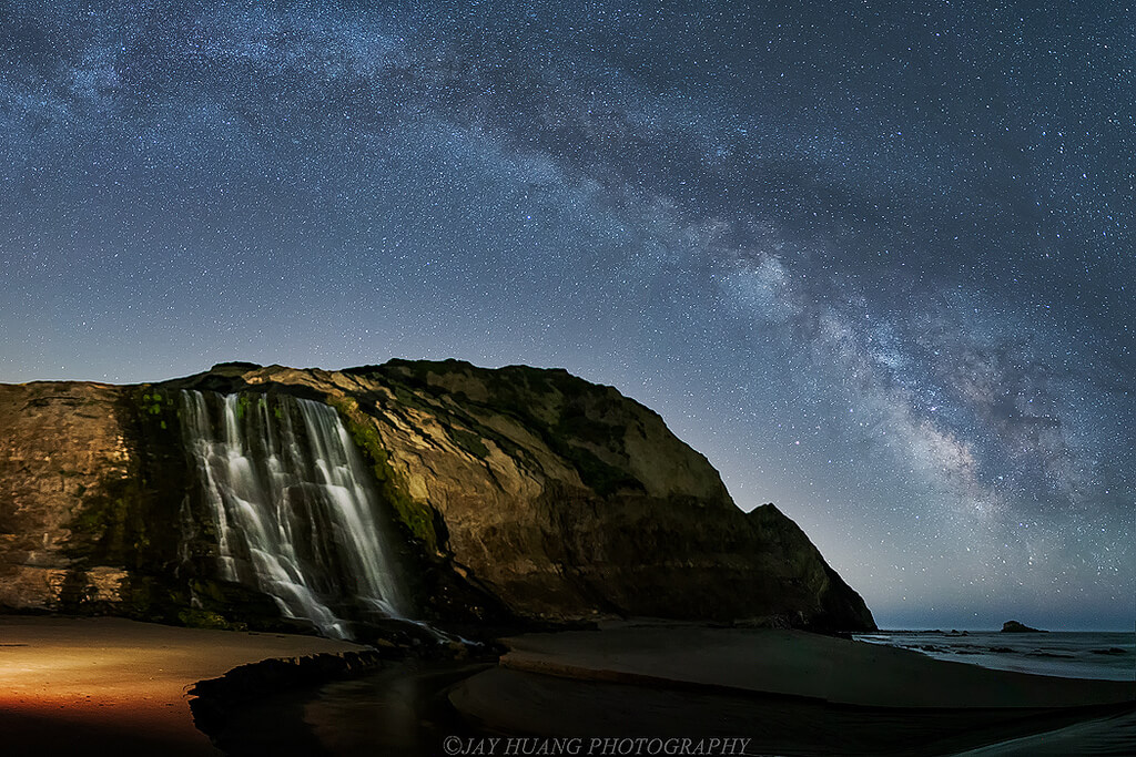 Jay Huang - Curved Milkyway Over Alamere Falls