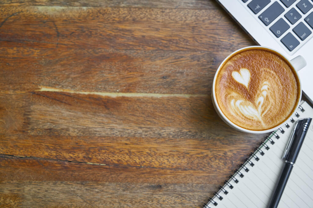 Ryan Adams (homedust.com) - Coffee cup latte art