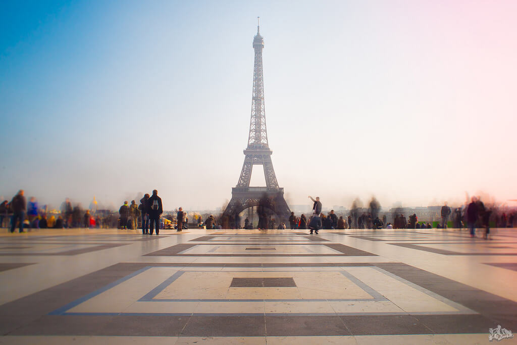 Zed The Dragon - motion blur Trocadero Eiffel Tower