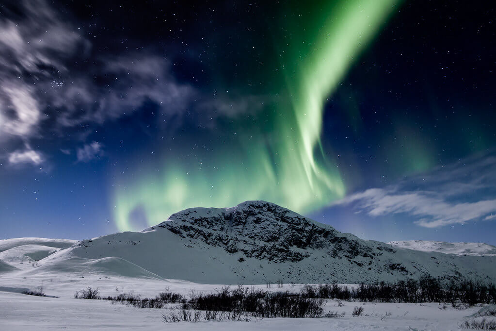 Hille Thomasson - mountain with aurora borealis