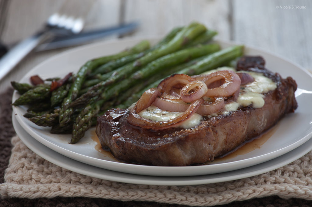 food photography tips steak with asparagus before photo